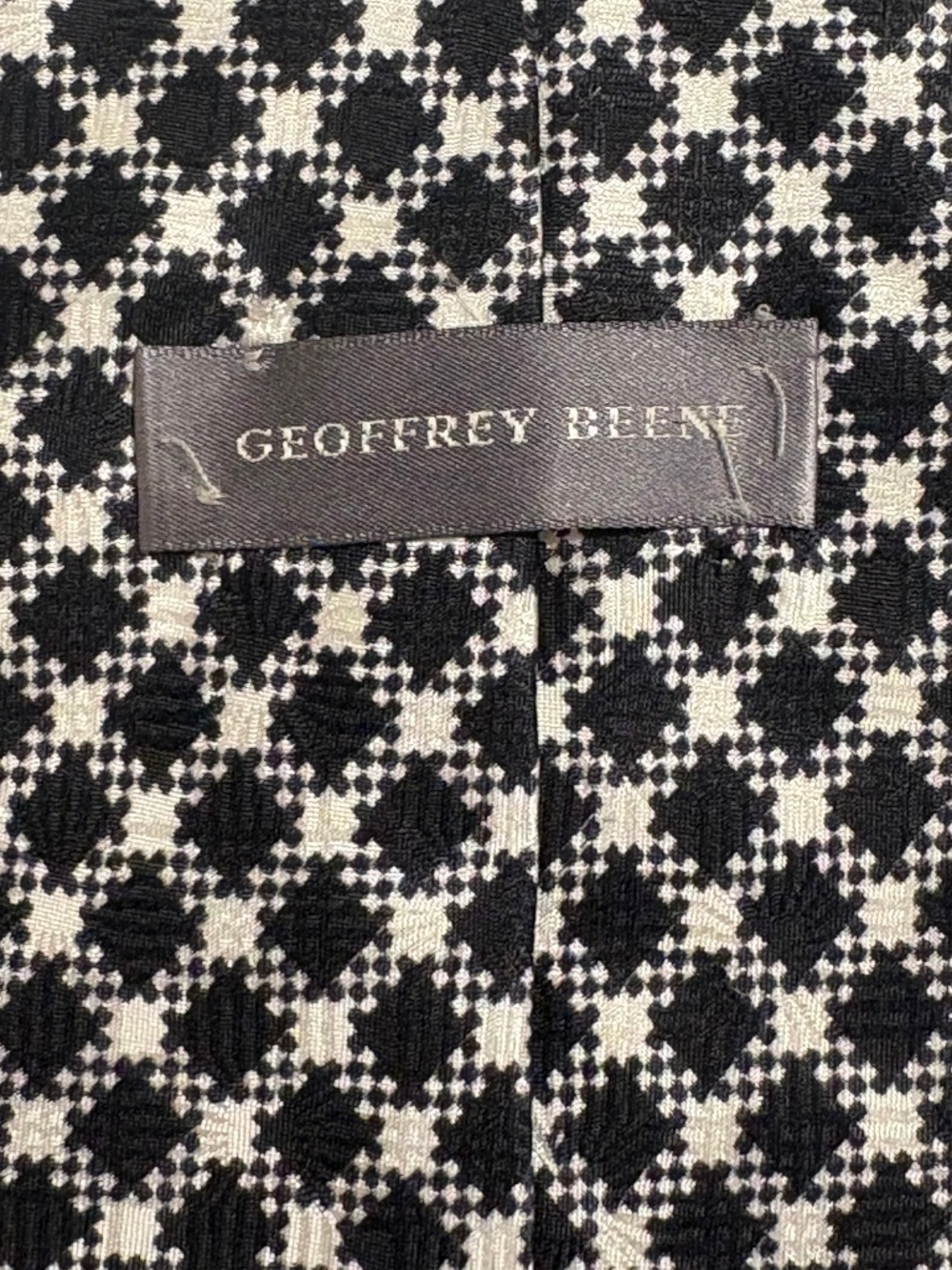 Geoffrey Beene 100% Silk Tie Black White Geometric Pattern Vintage Made in USA